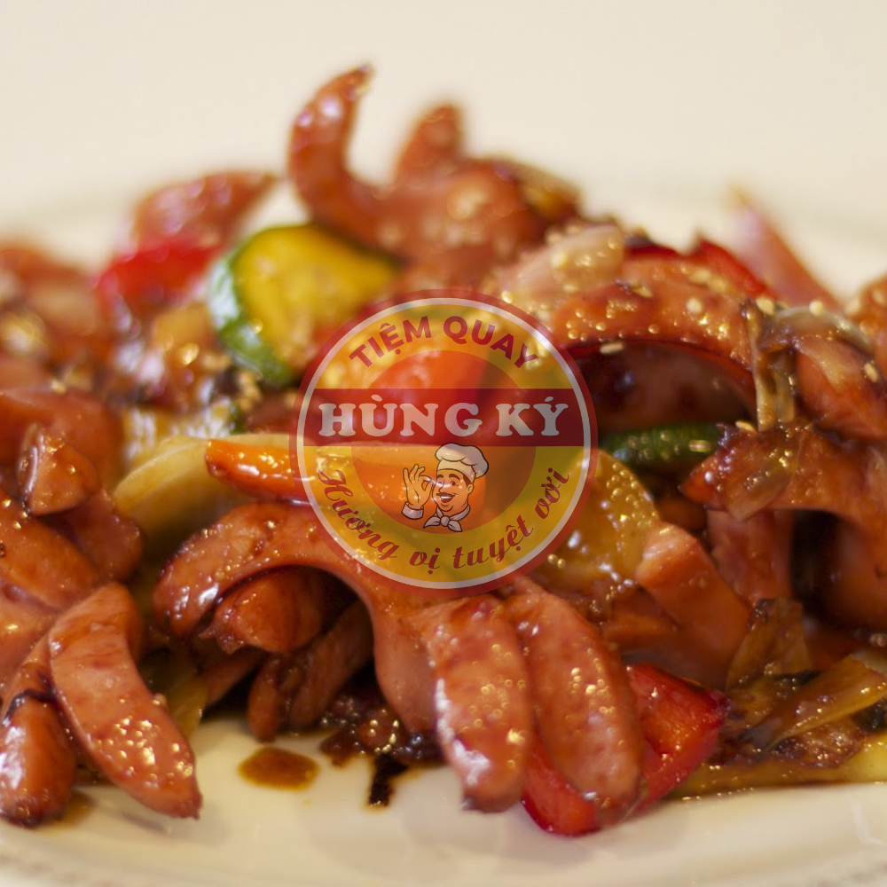 Salad heo quay với nước sốt chua ngọt đậm đà