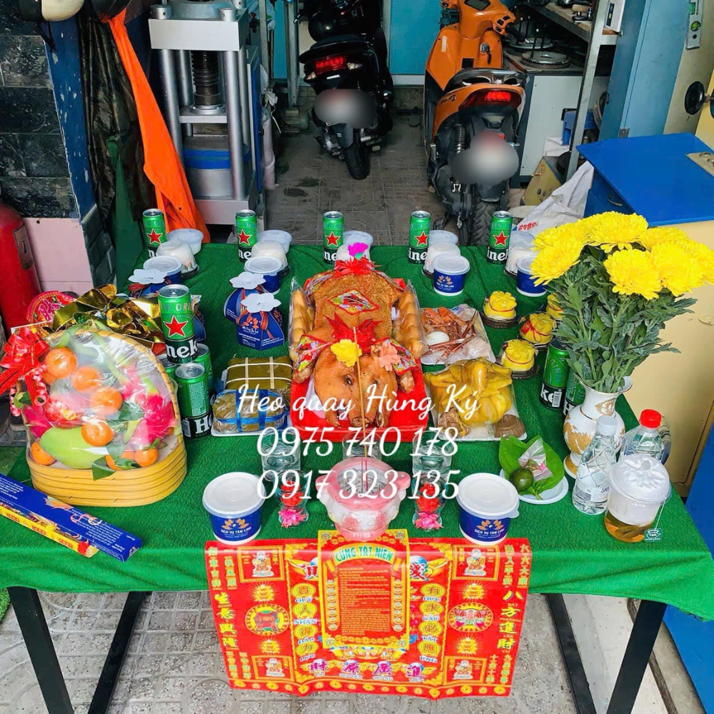 Ý nghĩa tượng trưng của heo quay trong lễ cúng Tất Niên